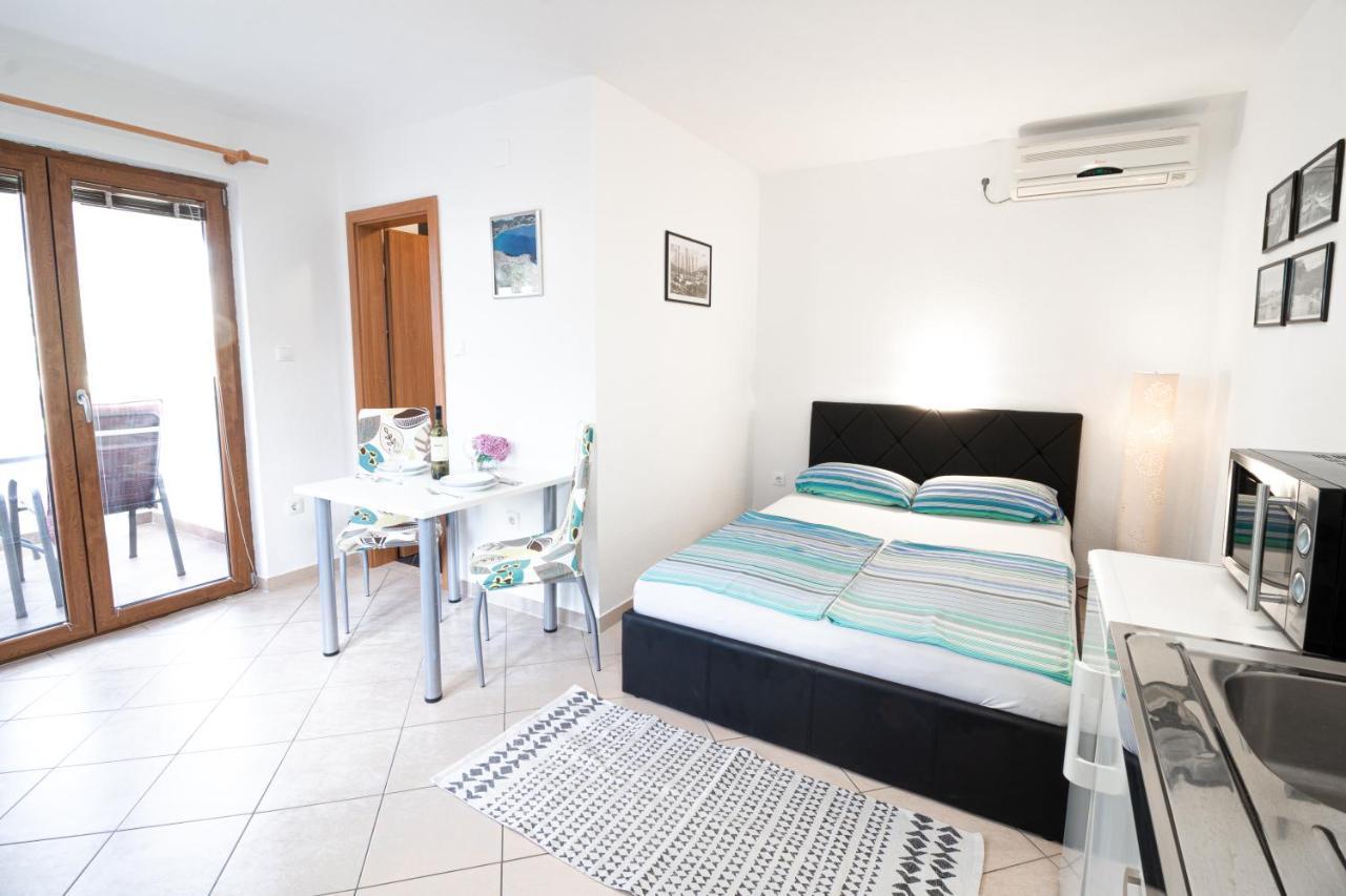 Apartments Dujmovic With Terrace Baška Extérieur photo