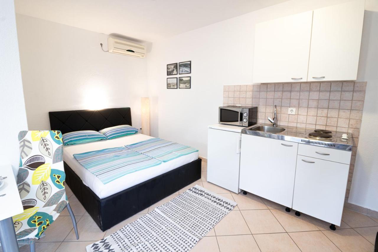 Apartments Dujmovic With Terrace Baška Extérieur photo